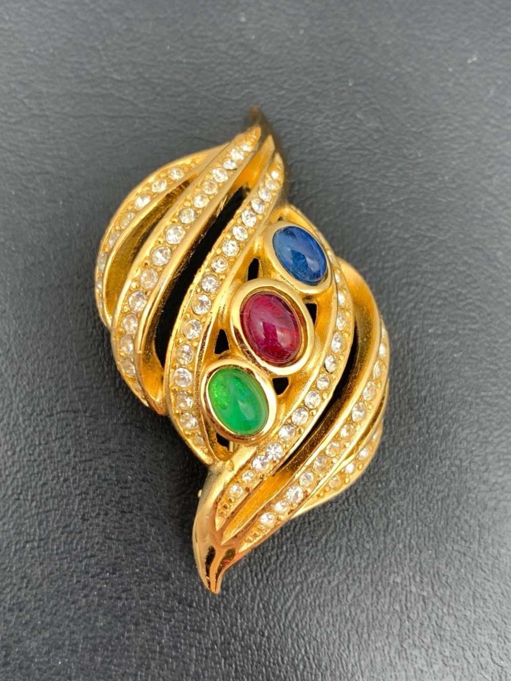 Christian Dior Vintage Gold Tone Cabochon Gripoix Glass Pave Crystals Pin Brooch